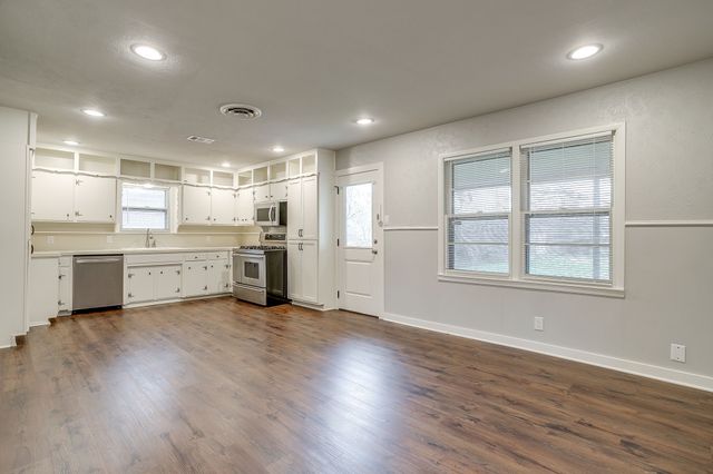 3528 Garwood Drive, North Richland Hills, TX 76117