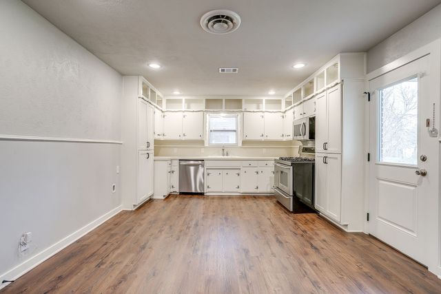 3528 Garwood Drive, North Richland Hills, TX 76117