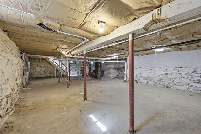 57 May St, Worcester, MA 01610