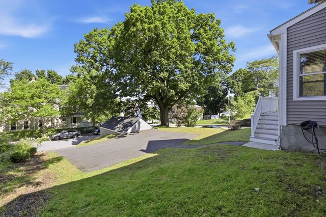 57 May St, Worcester, MA 01610