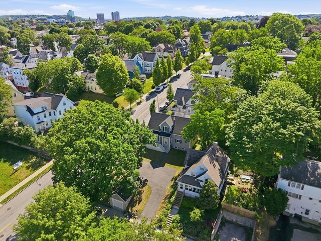 57 May St, Worcester, MA 01610