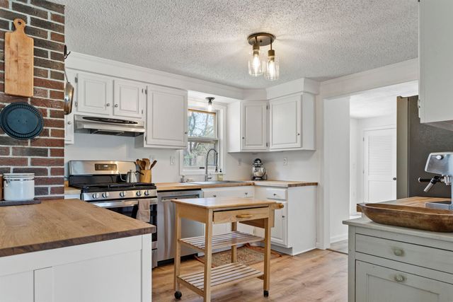 52 Sanborn Road, East Kingston, NH 03827