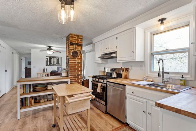 52 Sanborn Road, East Kingston, NH 03827