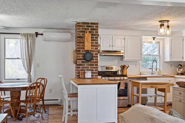 52 Sanborn Road, East Kingston, NH 03827