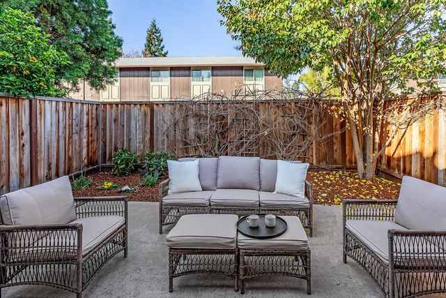 108 E Middlefield Road A, Mountain View, CA 94043