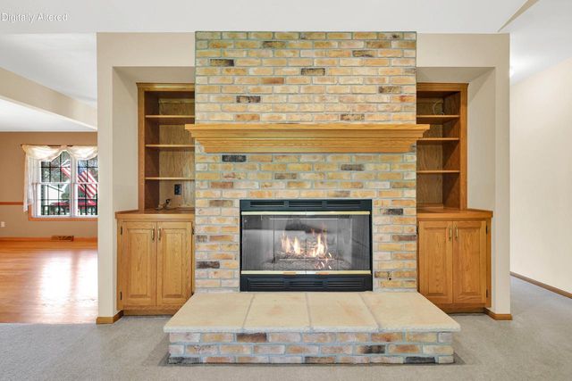 2132 Penhurst WAY, Waukesha, WI 53186