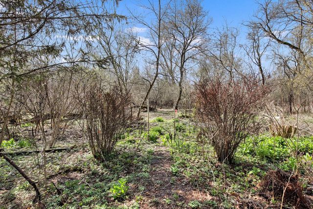 2132 Penhurst WAY, Waukesha, WI 53186