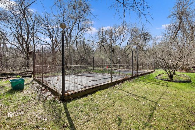 2132 Penhurst WAY, Waukesha, WI 53186