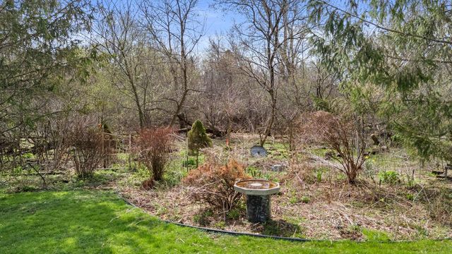 2132 Penhurst WAY, Waukesha, WI 53186