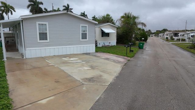 8516 SW 17th Court, Davie, FL 33324