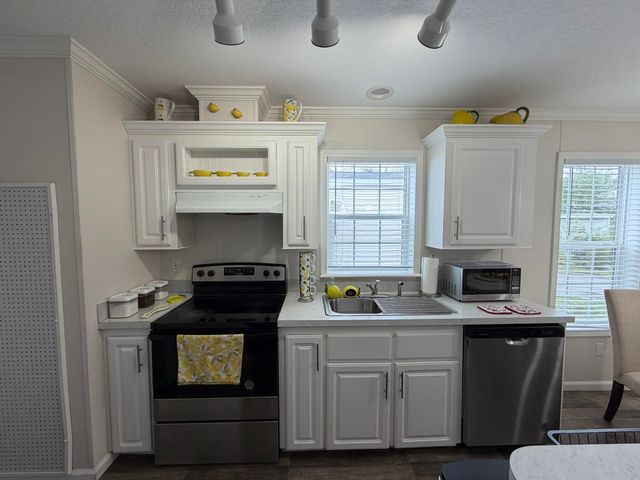 8516 SW 17th Court, Davie, FL 33324