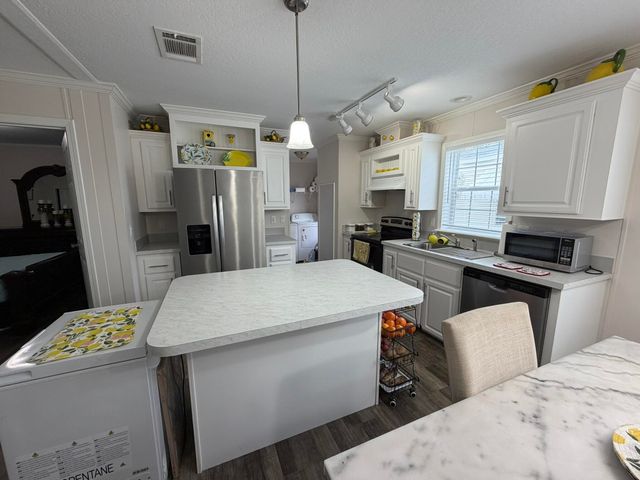 8516 SW 17th Court, Davie, FL 33324