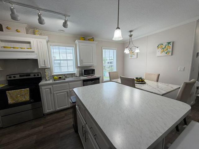 8516 SW 17th Court, Davie, FL 33324