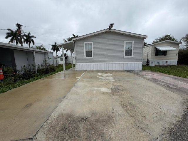 8516 SW 17th Court, Davie, FL 33324