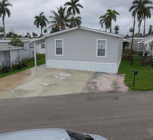 8516 SW 17th Court, Davie, FL 33324