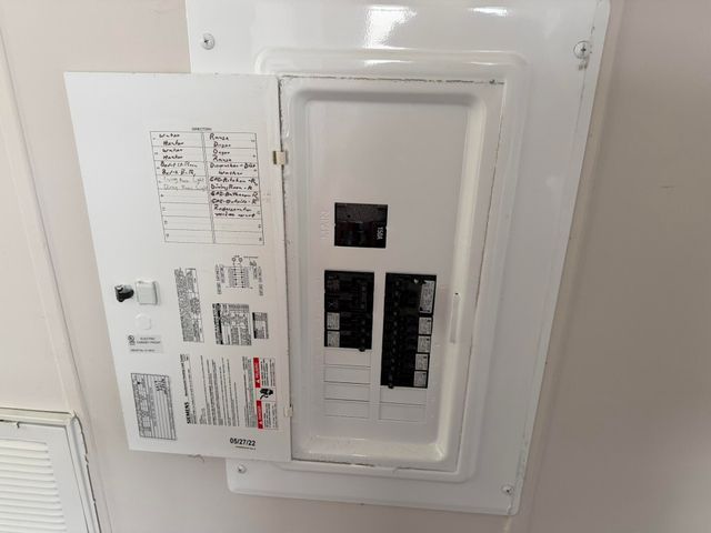 8516 SW 17th Court, Davie, FL 33324