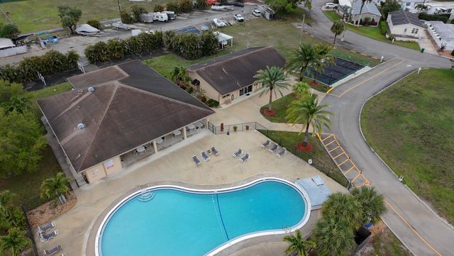 8516 SW 17th Court, Davie, FL 33324