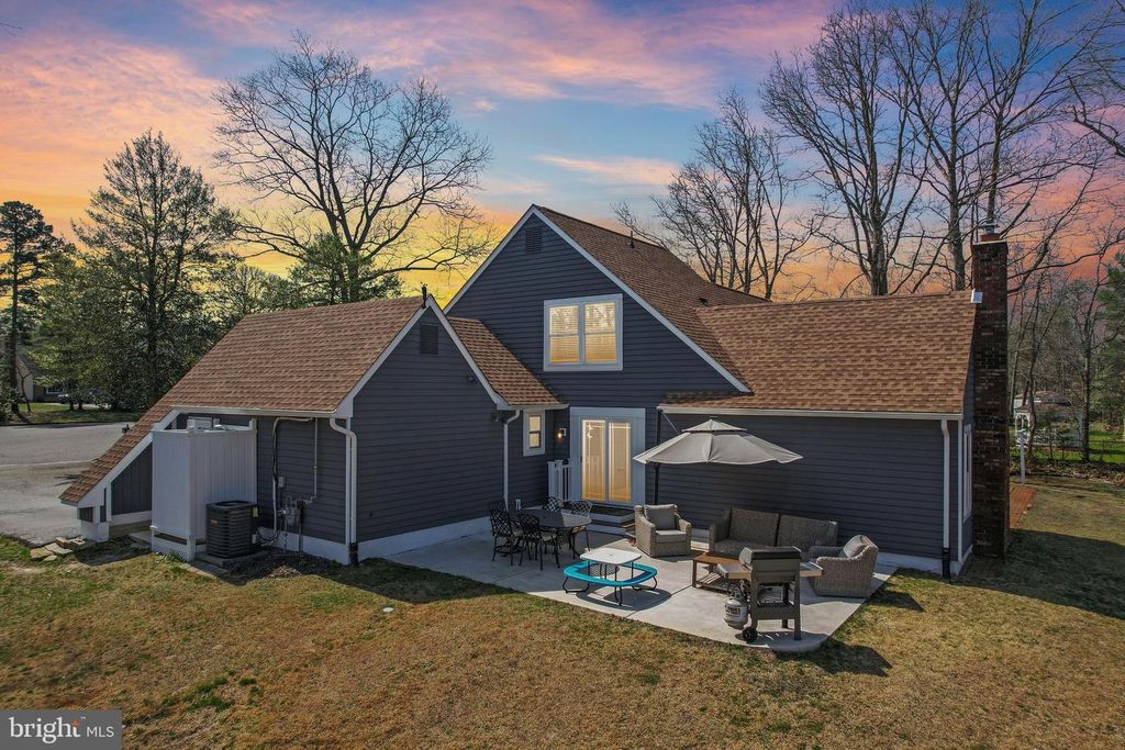 Image 1 of property listing at 7 INLET TER, Ocean View, NJ 08230