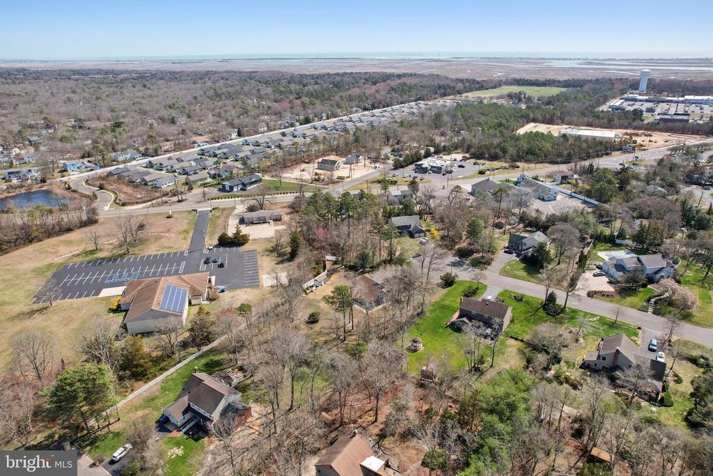 Image 10 of property listing at 7 INLET TER, Ocean View, NJ 08230