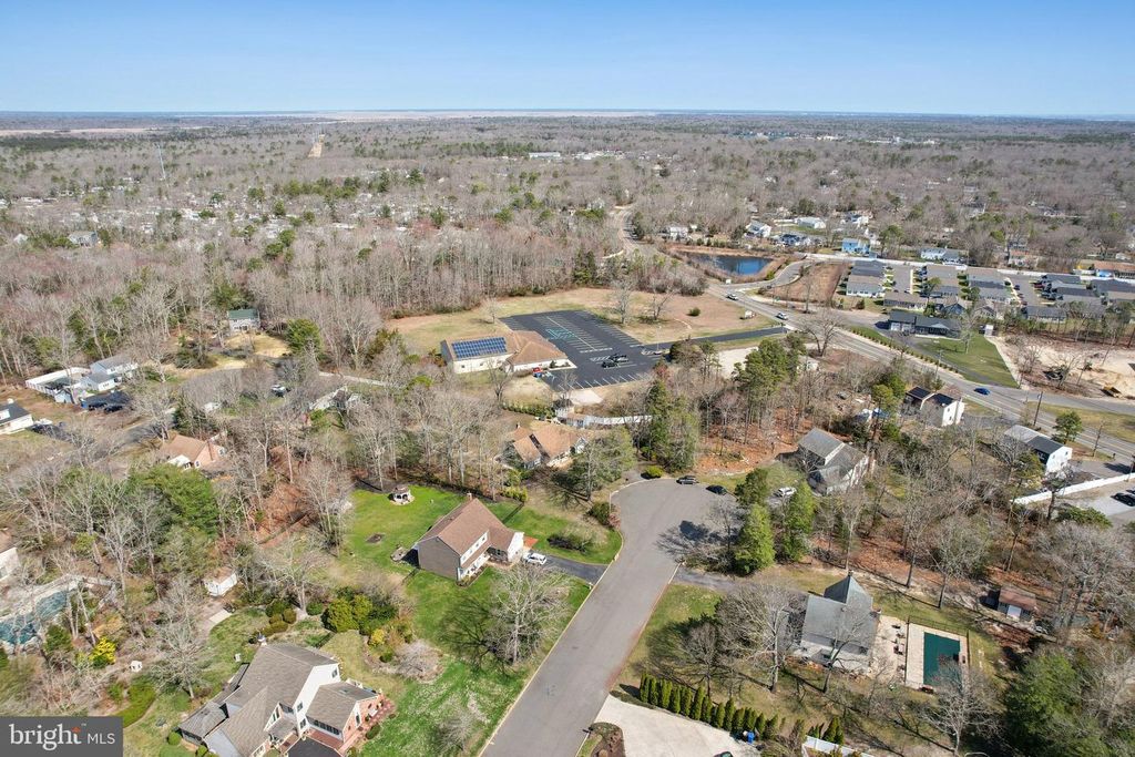 Image 12 of property listing at 7 INLET TER, Ocean View, NJ 08230