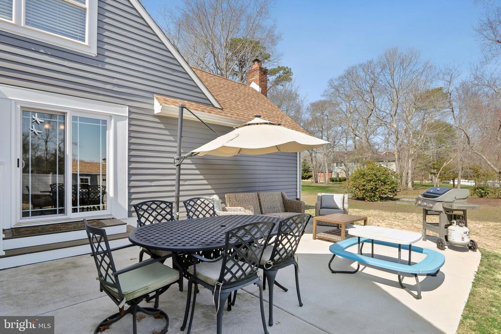 Image 23 of property listing at 7 INLET TER, Ocean View, NJ 08230