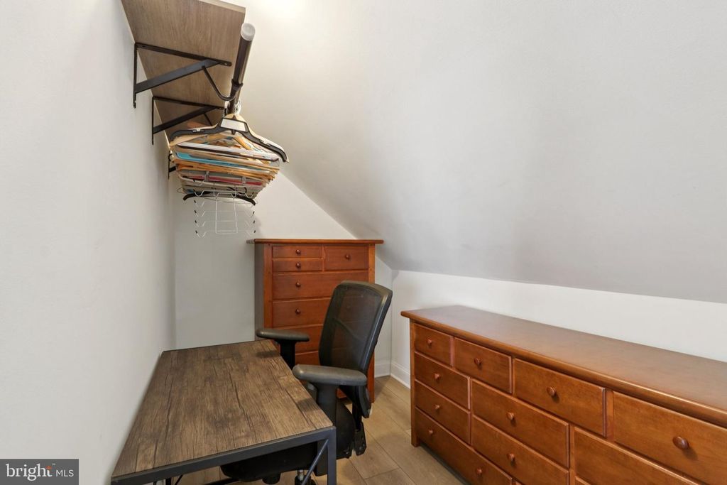 Image 26 of property listing at 7 INLET TER, Ocean View, NJ 08230