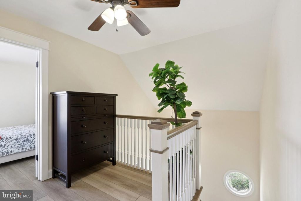 Image 34 of property listing at 7 INLET TER, Ocean View, NJ 08230