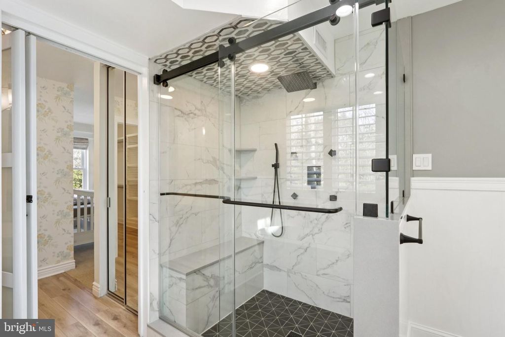 Image 41 of property listing at 7 INLET TER, Ocean View, NJ 08230