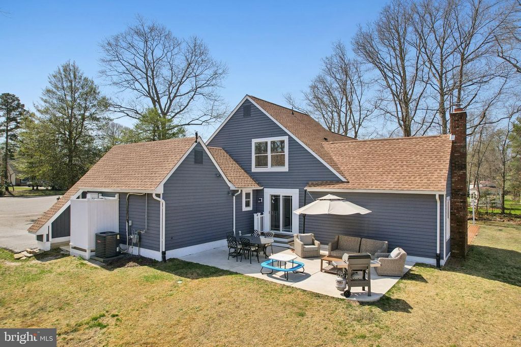 Image 5 of property listing at 7 INLET TER, Ocean View, NJ 08230