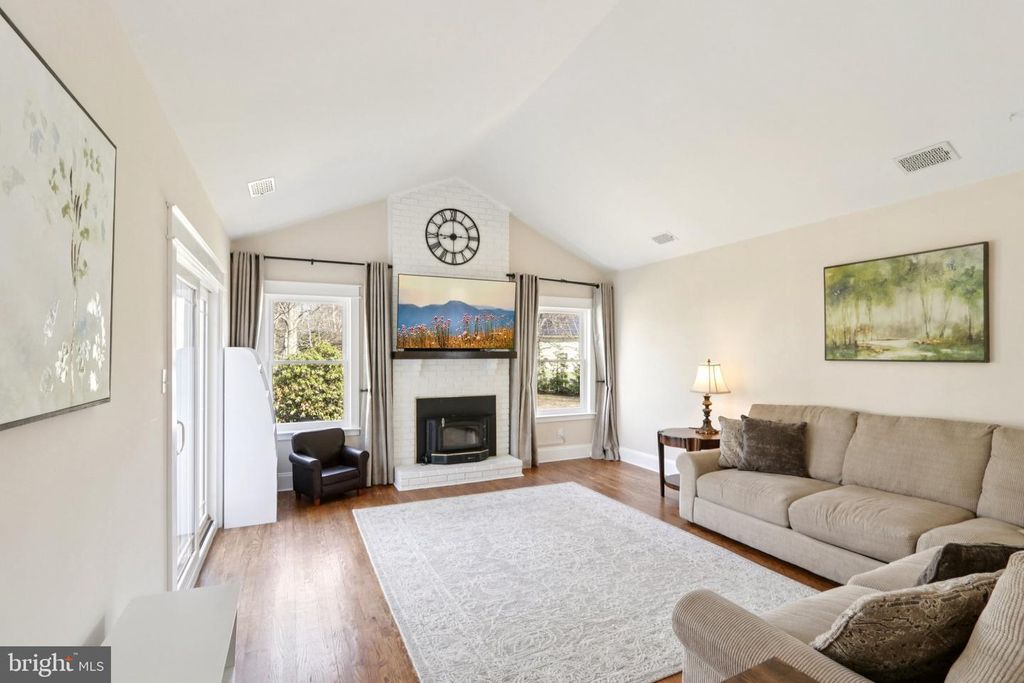 Image 62 of property listing at 7 INLET TER, Ocean View, NJ 08230