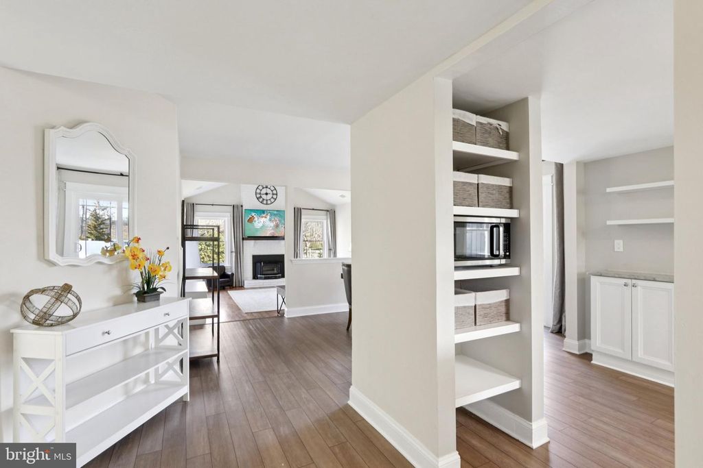 Image 63 of property listing at 7 INLET TER, Ocean View, NJ 08230