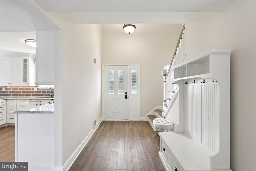 Image 65 of property listing at 7 INLET TER, Ocean View, NJ 08230