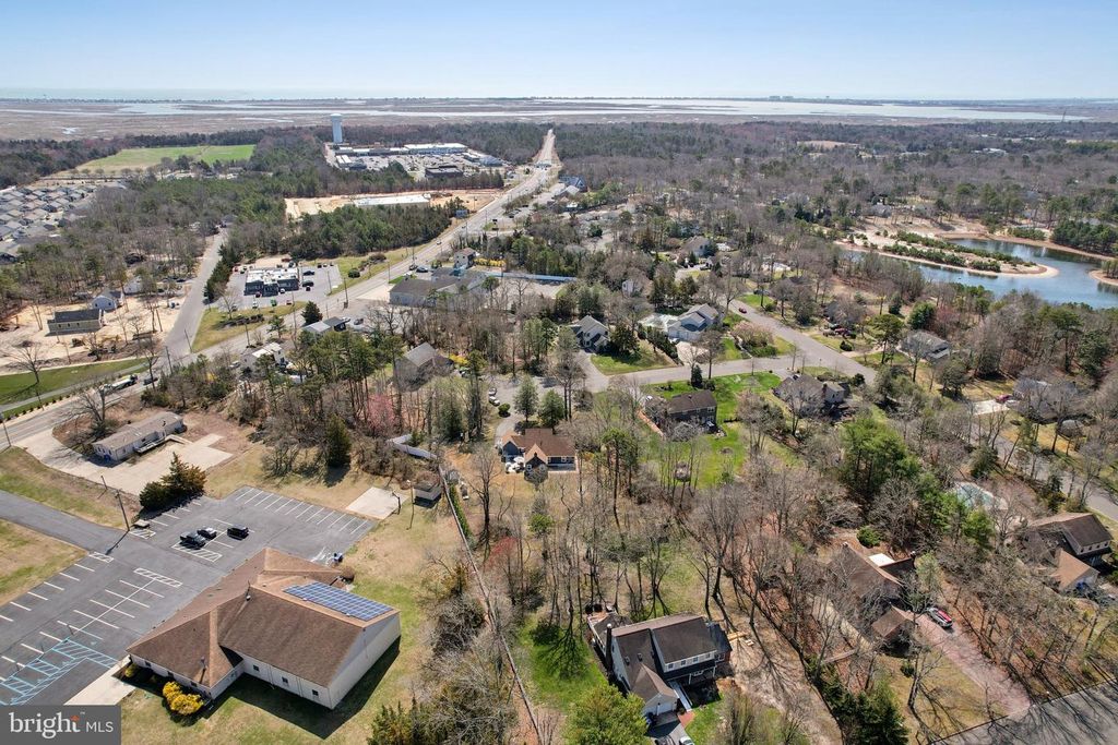 Image 9 of property listing at 7 INLET TER, Ocean View, NJ 08230