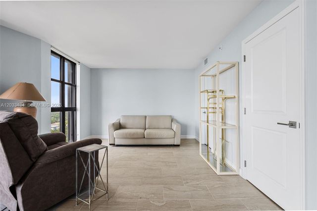 1000 Quayside Terrace 1604, Miami, FL 33138
