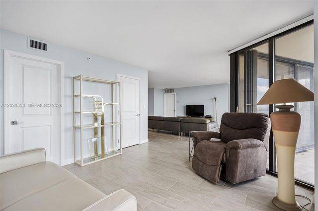 1000 Quayside Terrace 1604, Miami, FL 33138