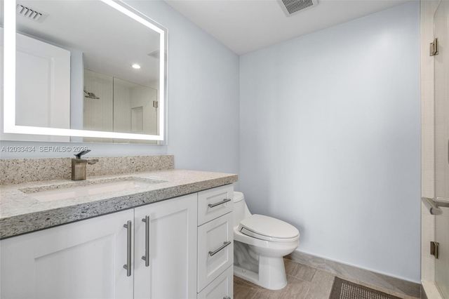 1000 Quayside Terrace 1604, Miami, FL 33138