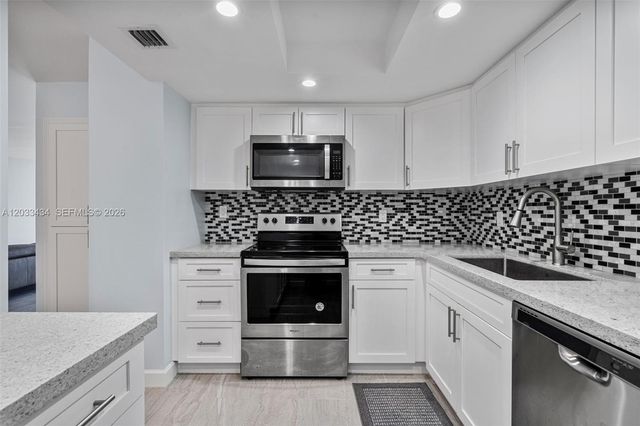 1000 Quayside Terrace 1604, Miami, FL 33138