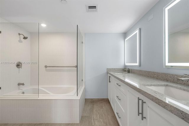 1000 Quayside Terrace 1604, Miami, FL 33138