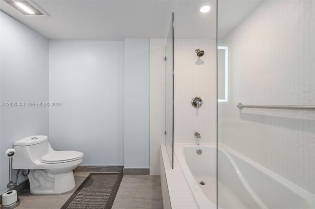 1000 Quayside Terrace 1604, Miami, FL 33138