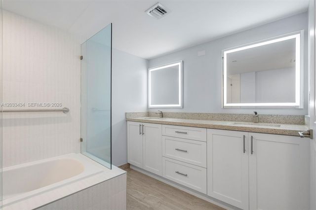1000 Quayside Terrace 1604, Miami, FL 33138