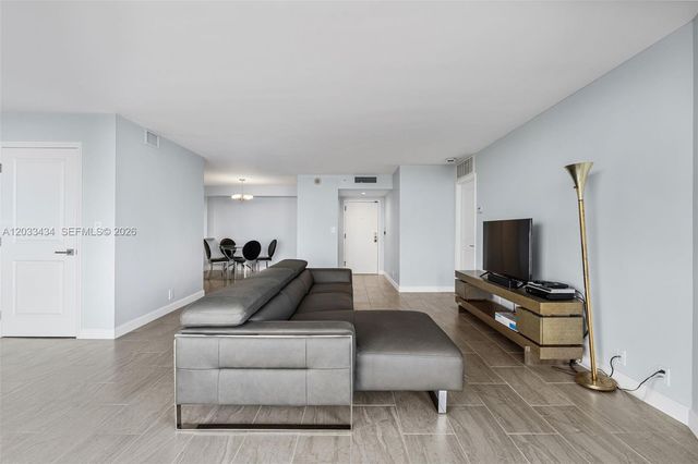 1000 Quayside Terrace 1604, Miami, FL 33138