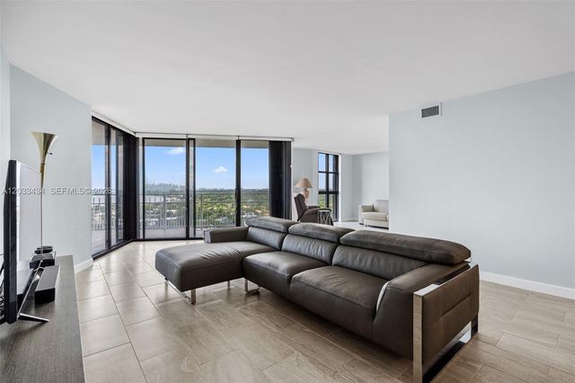 1000 Quayside Terrace 1604, Miami, FL 33138