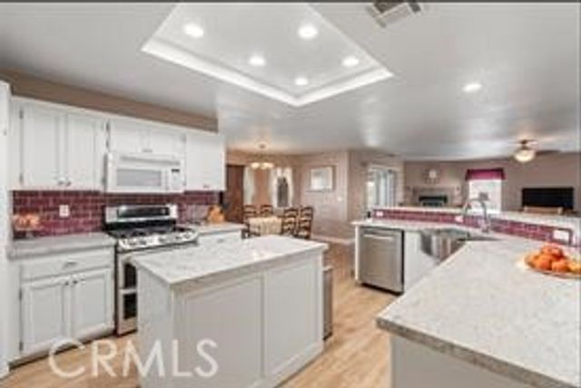 6797 Blue Rose, Oak Hills, CA 92344