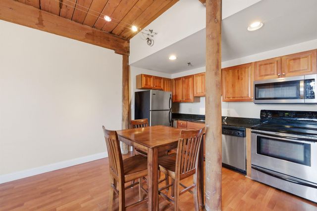 335 Cypress St Apt 3J, Manchester, NH 03103