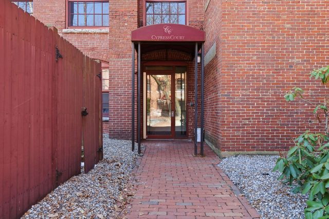 335 Cypress St Apt 3J, Manchester, NH 03103