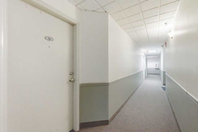 335 Cypress St Apt 3J, Manchester, NH 03103