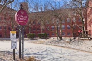 335 Cypress St Apt 3J, Manchester, NH 03103