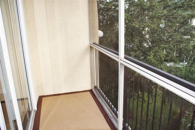 5152 NORTHRIDGE ROAD 307, Sarasota, FL 34238