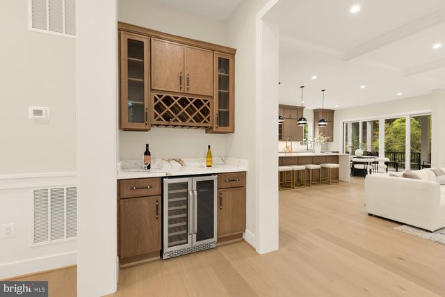 7008 AMY LN, Bethesda, MD 20817