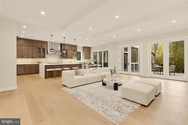 7008 AMY LN, Bethesda, MD 20817